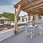 The Beautiful * Plaka (Milos)