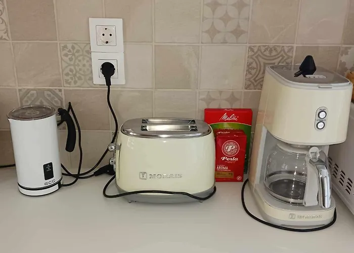 The Beautiful * Plaka (Milos)