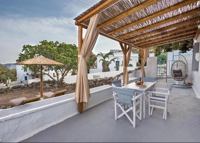 The Beautiful * Plaka (Milos)