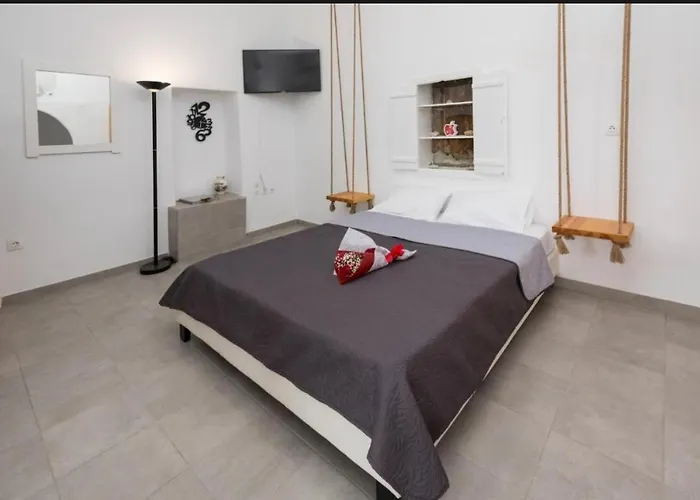 The Beautiful Plaka (Milos)